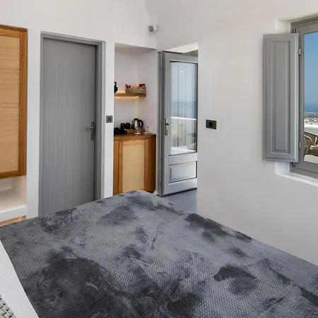 Eteoro Suites Imerovigli (Santorini)